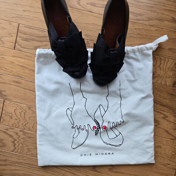 Chie Mihara "Catame" Heel in Black - Picture 3 of 13